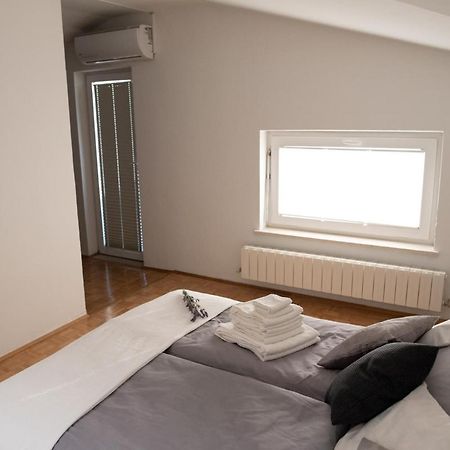Castle House Rooms, Swimming Pool & Sauna & Tennis Court & Wine Cellar Sezana Exterior photo