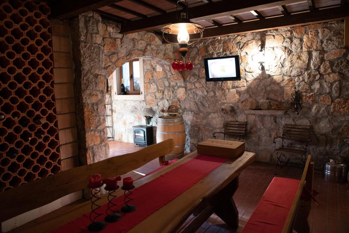 Castle House Rooms, Swimming Pool & Sauna & Tennis Court & Wine Cellar Sezana Exterior photo