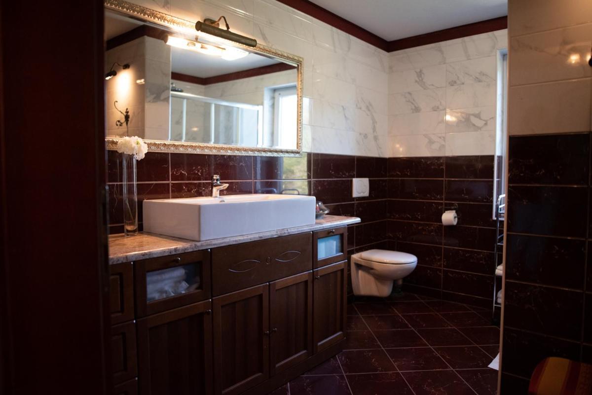Castle House Rooms, Swimming Pool & Sauna & Tennis Court & Wine Cellar Sezana Exterior photo